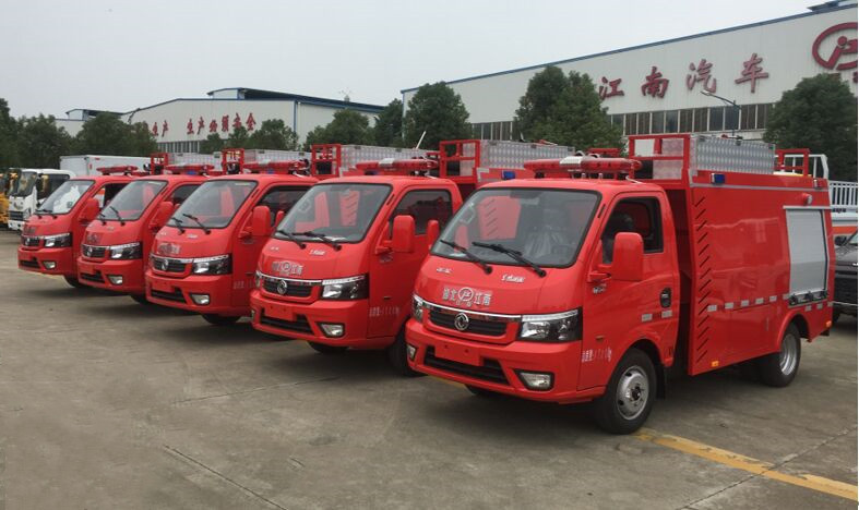 東風(fēng)3.5噸水罐消防車交付