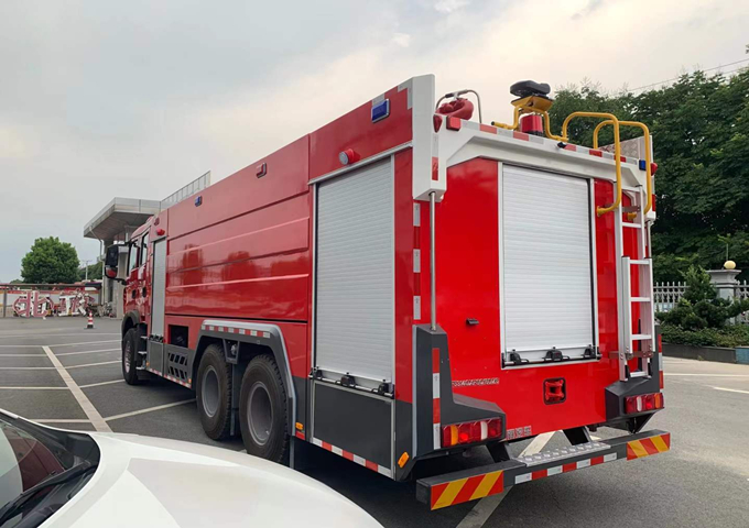 16噸水罐消防車