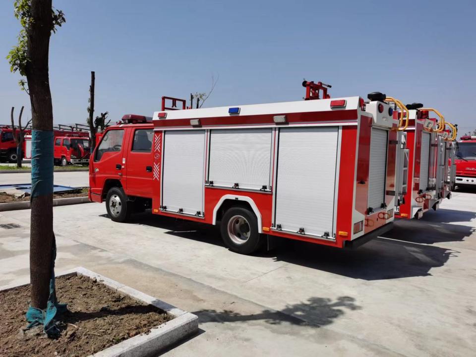 2噸江鈴水罐消防車(chē)